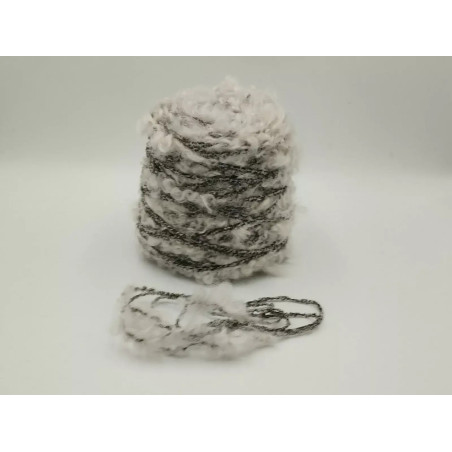 Ball of yarn - Wool - Light gray - Floral